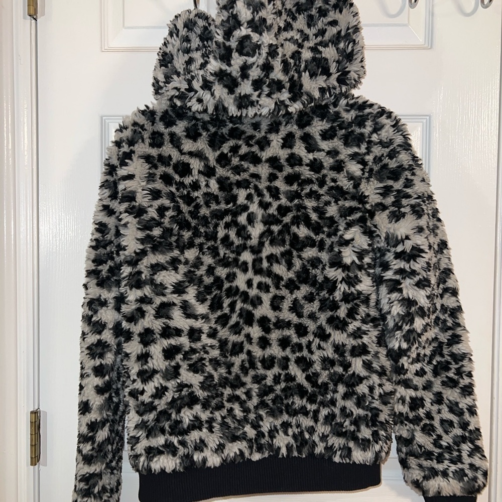 Rare Victoria's Secret PINK Black and White Faux Fur Coat. - Picture 4 of 7